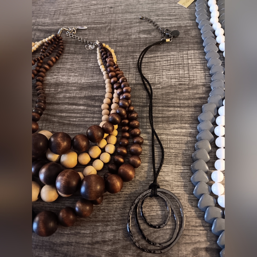 Chic Brown and Cream Beaded          Necklace Set - Picture 4 of 4
